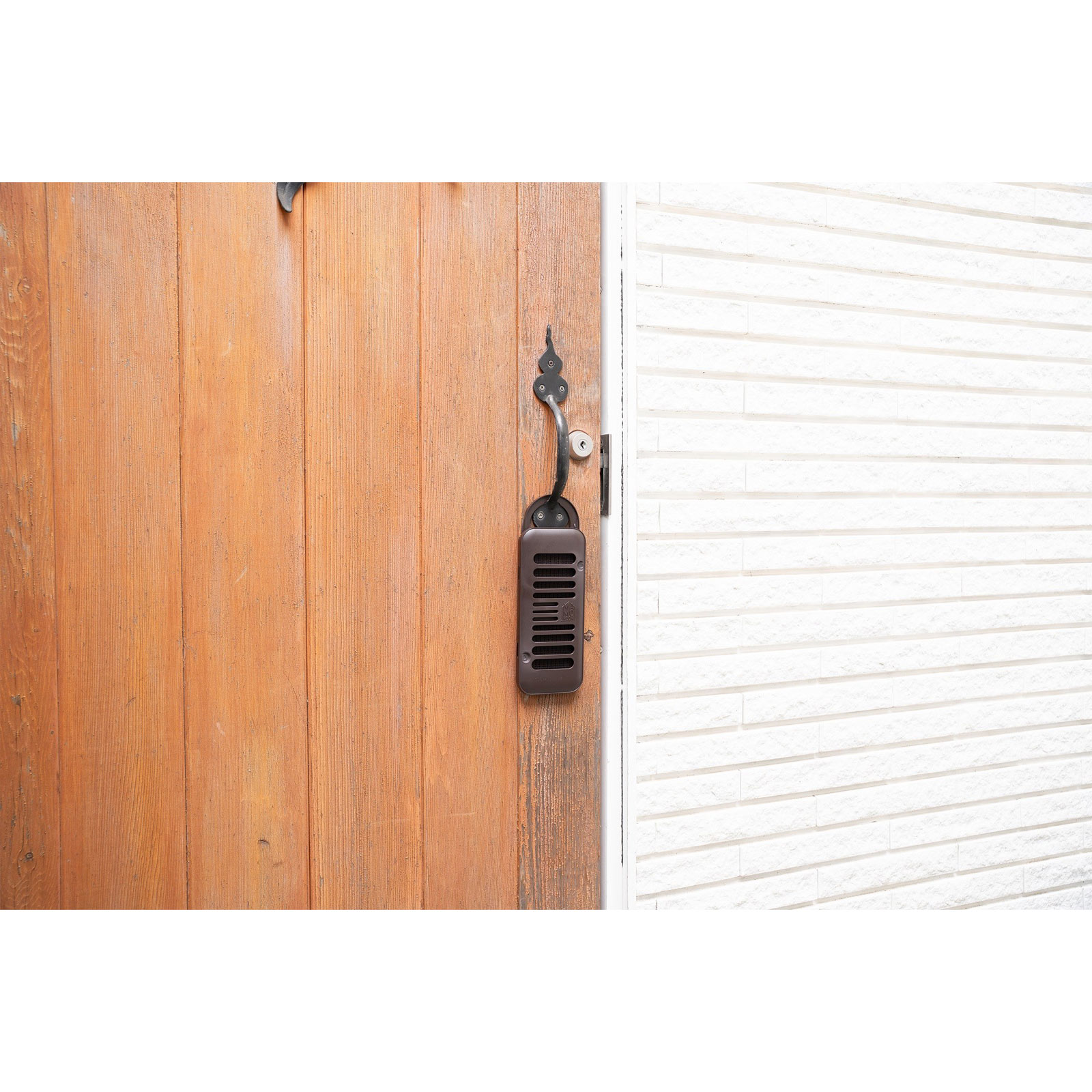 マモルーム 虫よけ 吊るだけ プレート 玄関用 １年用 虫除け 吊り下げ 対策 １個 アース製薬