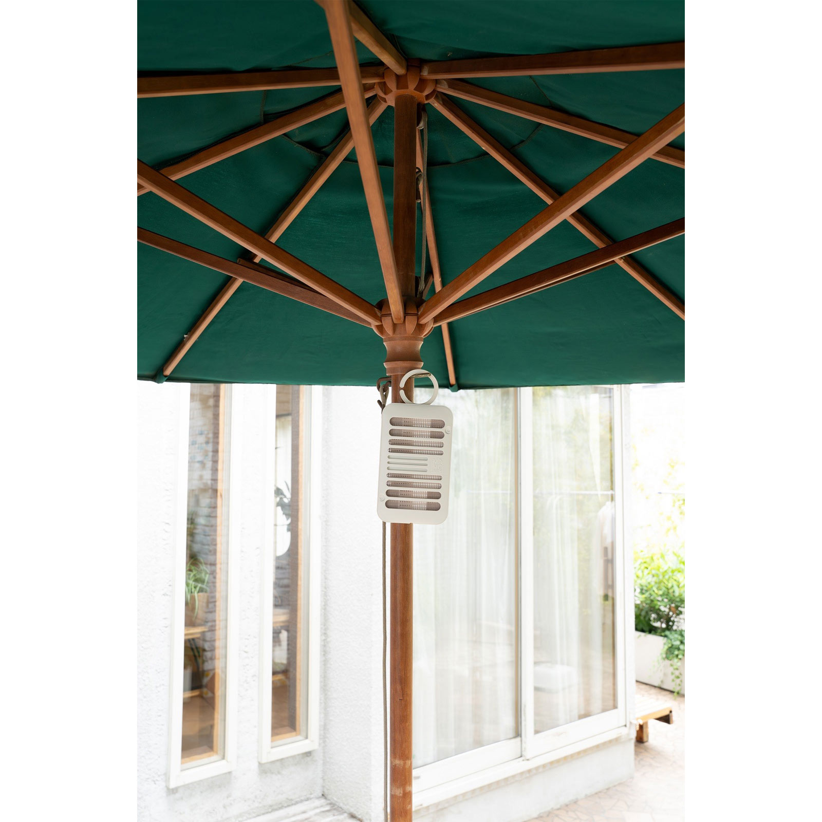 マモルーム 虫よけ 吊るだけ プレート ベランダ用 1年用 虫除け 吊り下げ 対策 2個 アース製薬